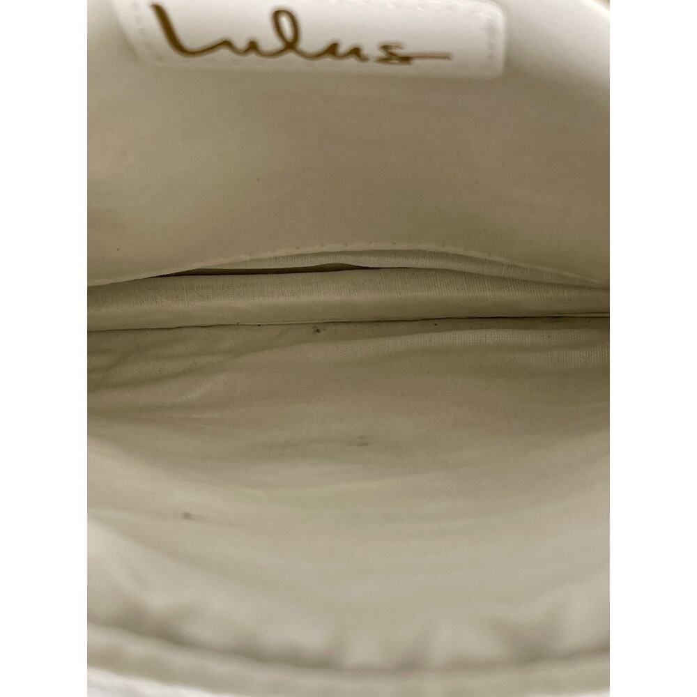 Lulu’s floral embroidered beaded clutch glam cottagecore - Picture 7 of 9